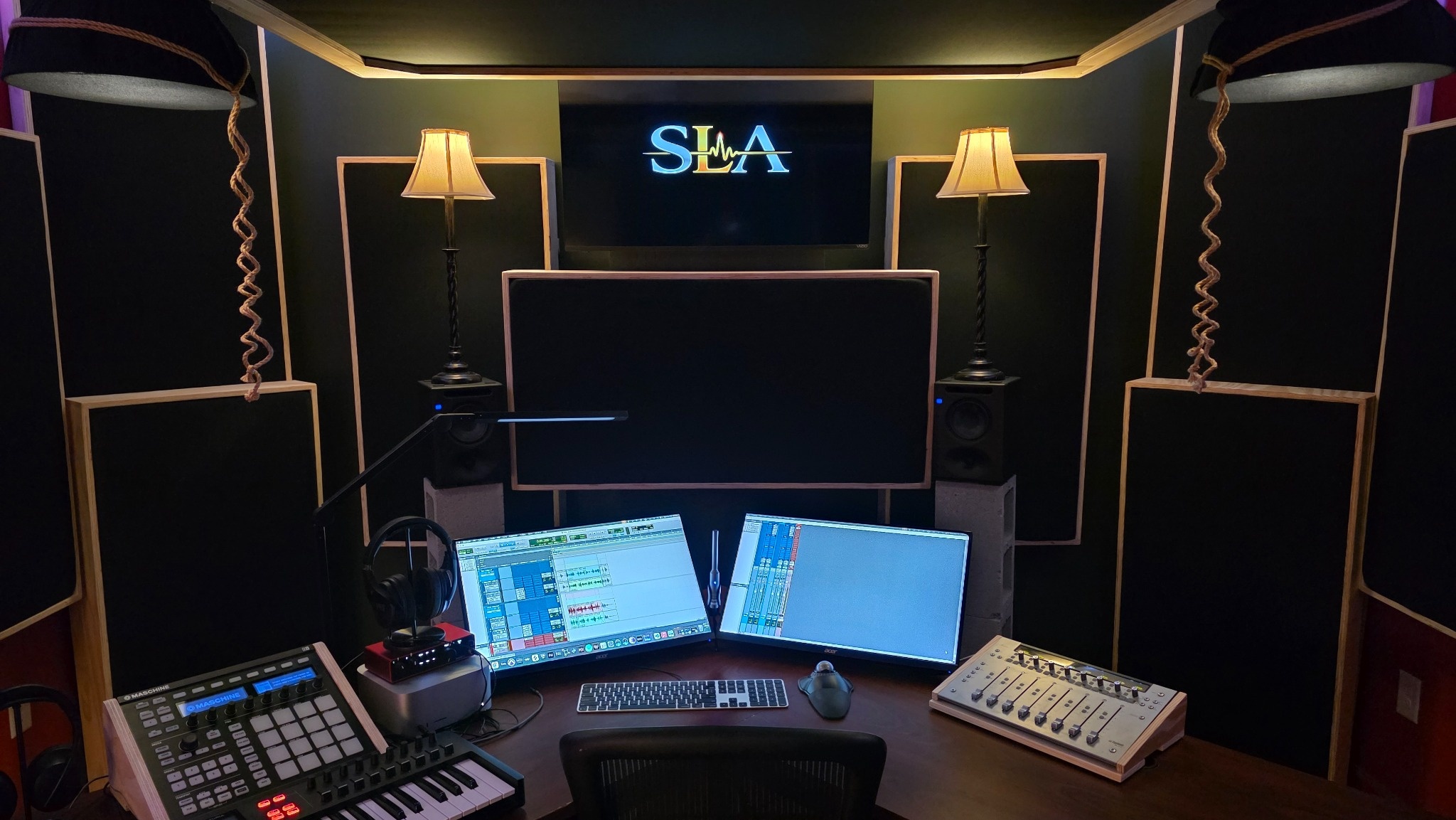 Starling Lux Audio studio